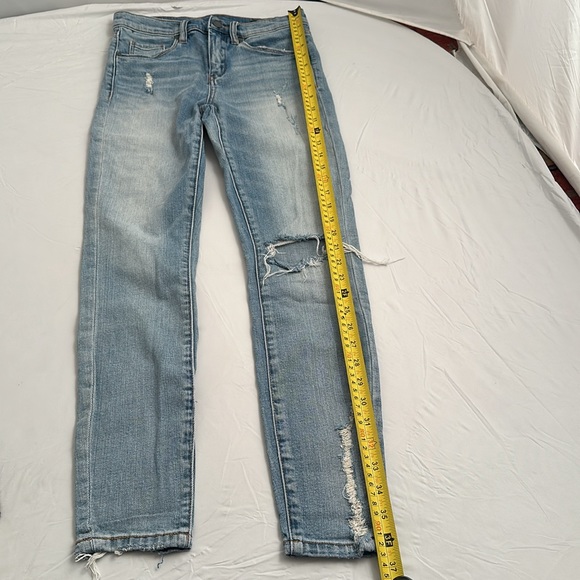 Blank NYC light wash blue denim distressed jeans - Picture 9 of 9